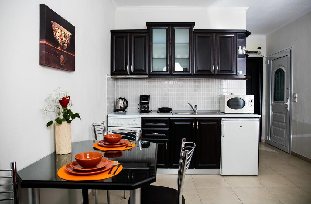 Niki Apartments Chrysi Ammoudia Bagian luar foto