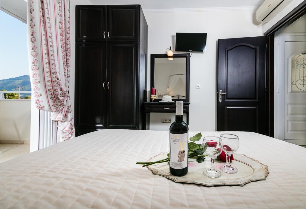 Niki Apartments Chrysi Ammoudia Bagian luar foto