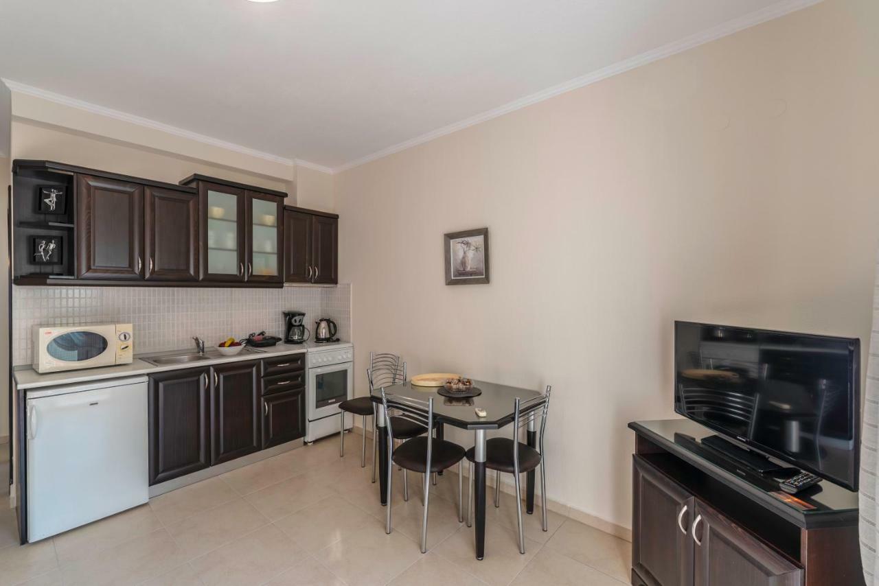 Niki Apartments Chrysi Ammoudia Bagian luar foto