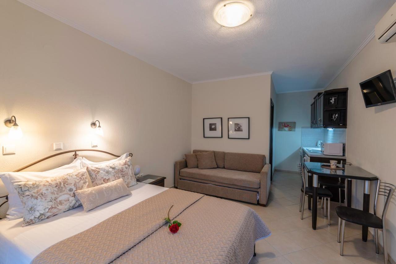 Niki Apartments Chrysi Ammoudia Bagian luar foto