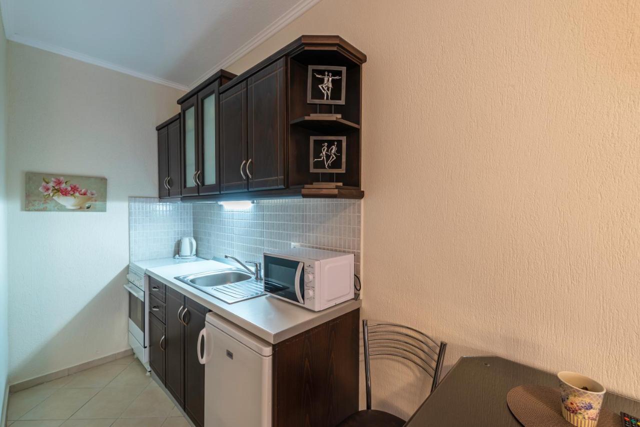 Niki Apartments Chrysi Ammoudia Bagian luar foto