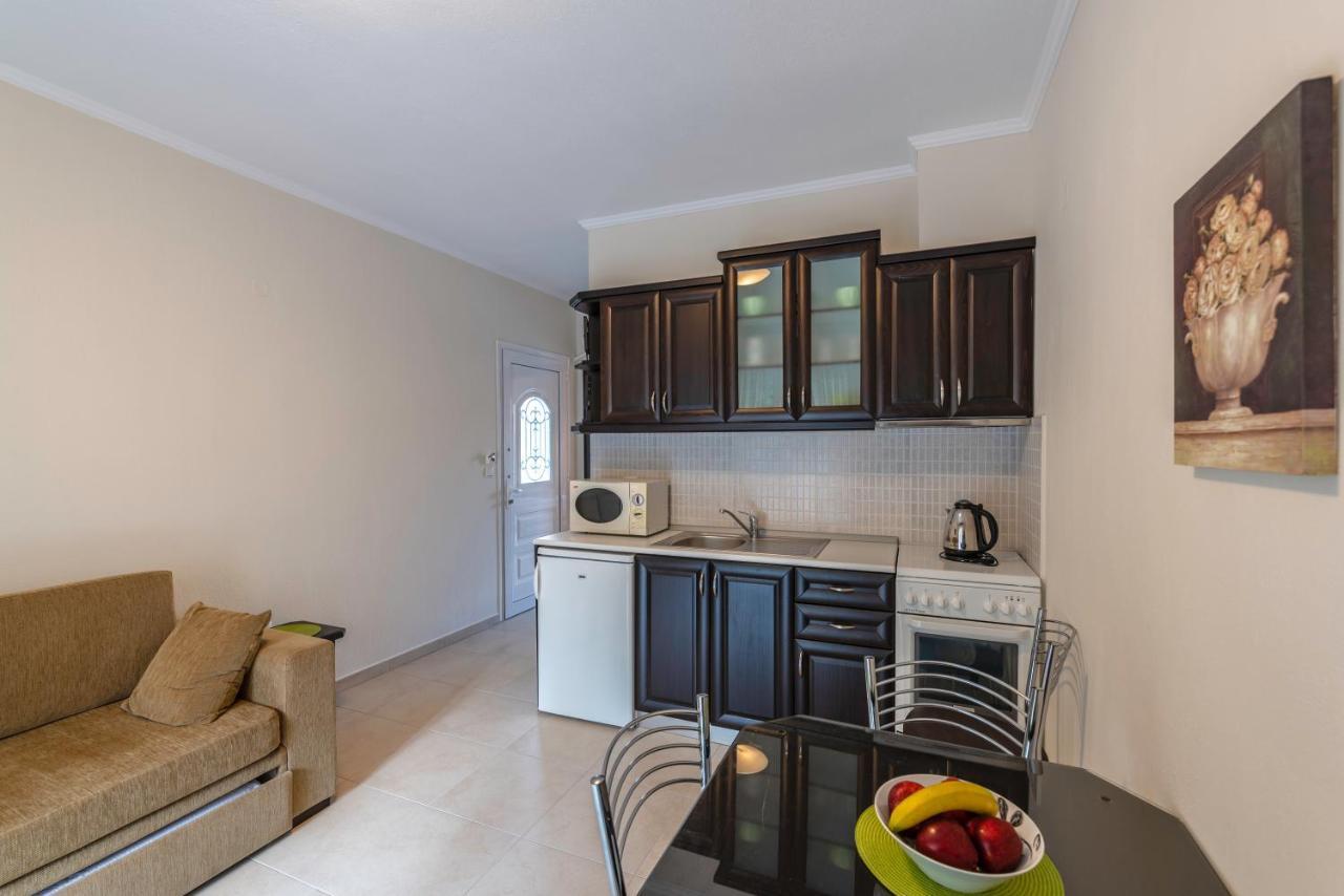 Niki Apartments Chrysi Ammoudia Bagian luar foto